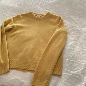 COS 100% cashmere crew neck in yellow. XS